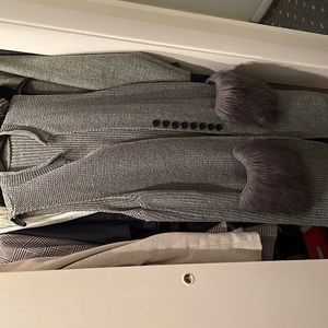 Grey Knit vest with Ombré fur pockets